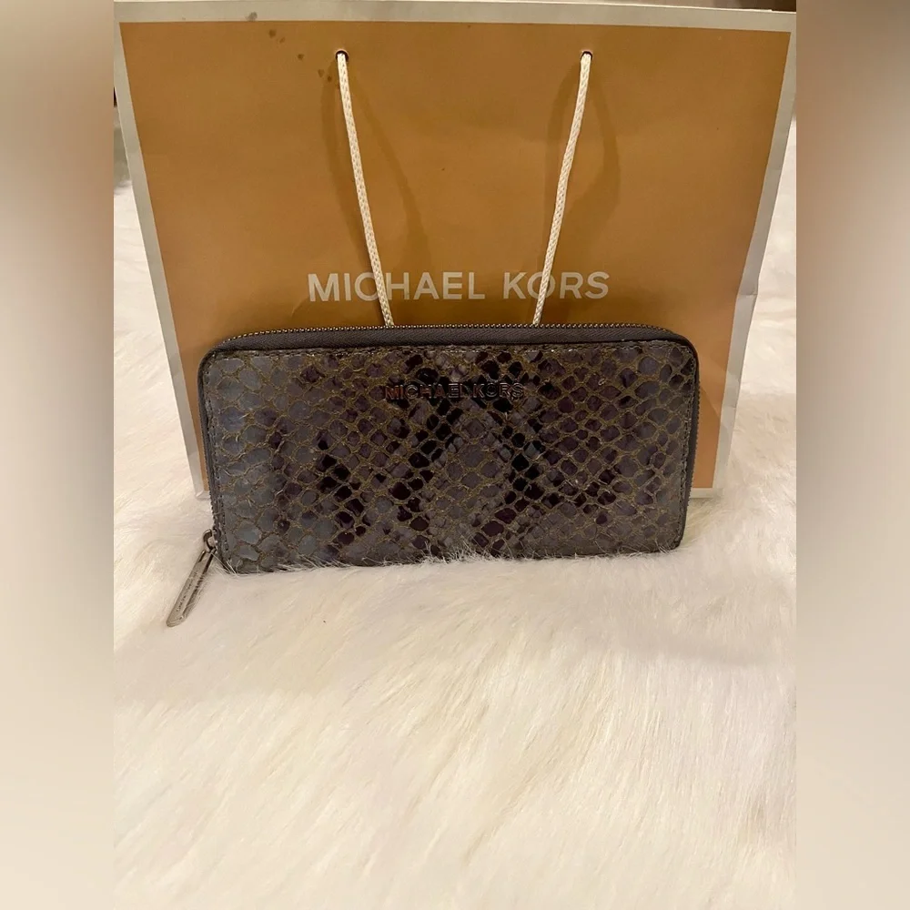 Michael Kors wallet